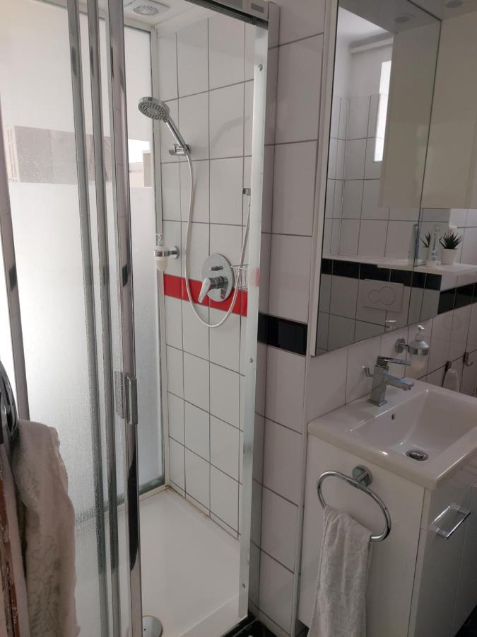 2+2Szemelyes Apartman Kerttel Apartment Szekesfehervar Exterior photo